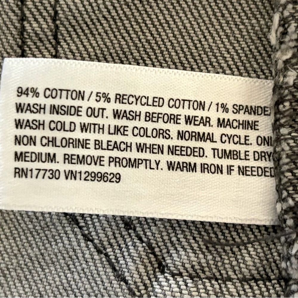 Cat & Jack Girls Overall Dress / Skirt in Gray Wash Denim, Size XS 4/5 - Picture 9 of 9